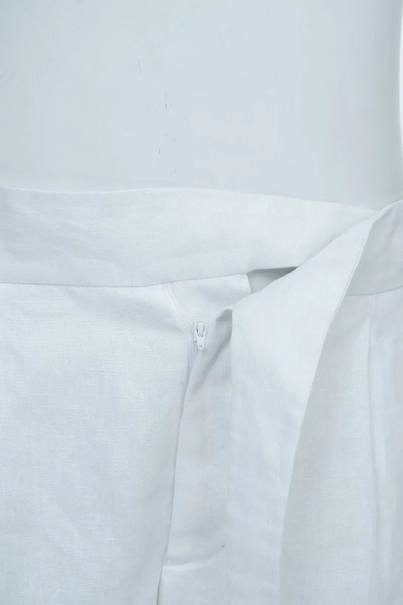 The Retro-Waist Linen Short