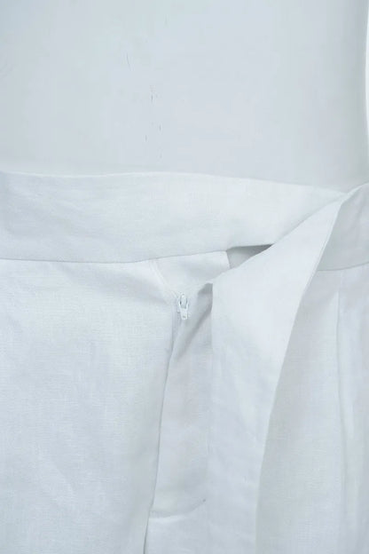 The Retro-Waist Linen Short