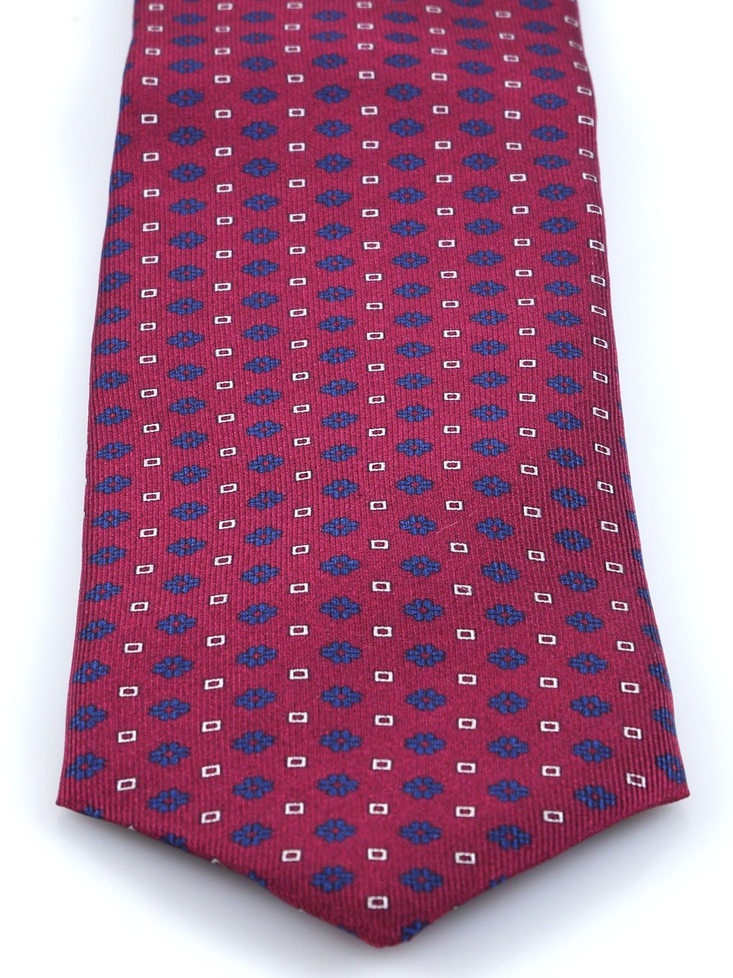 Luxury Silk Necktie in Burgundy